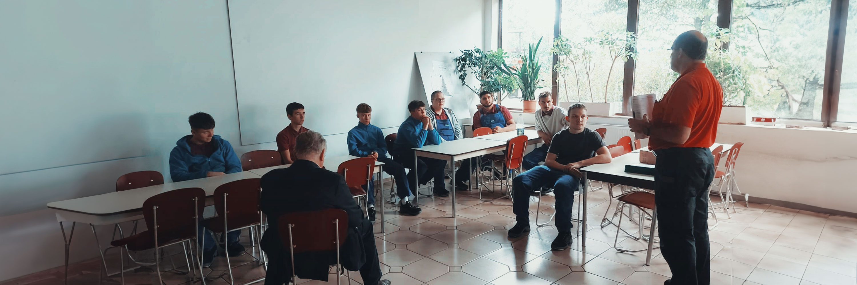 Unsere Azubis bekommen einen Ansprechpartner der sie unterstützt - so führen diese regelmäßig Gespräche.